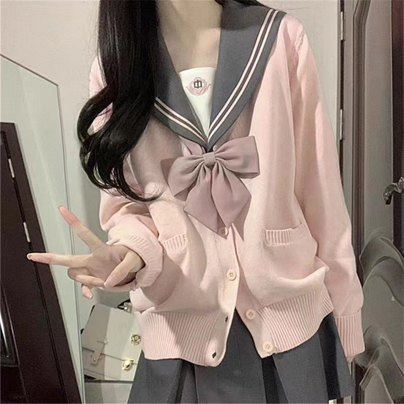 Women casual V-neck cardigan with practical pockets Lune London