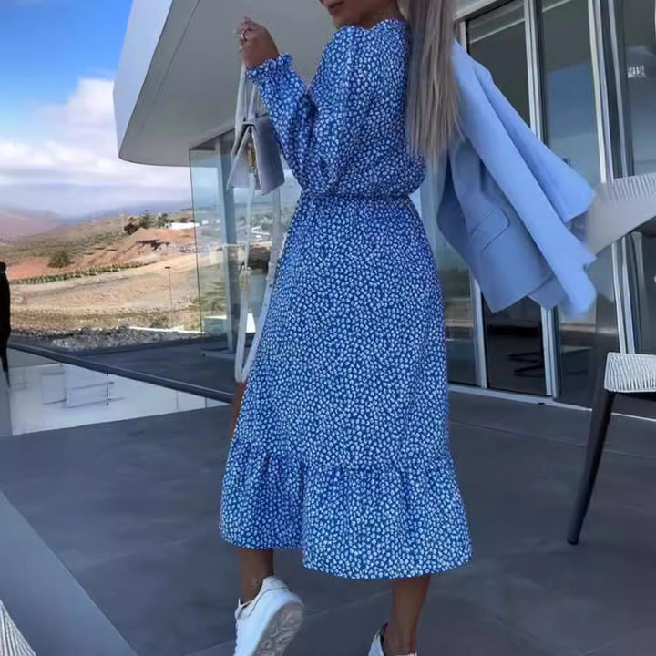 Robe portefeuille pour femmes avec volant floral et détails de boutons Chic & Stil