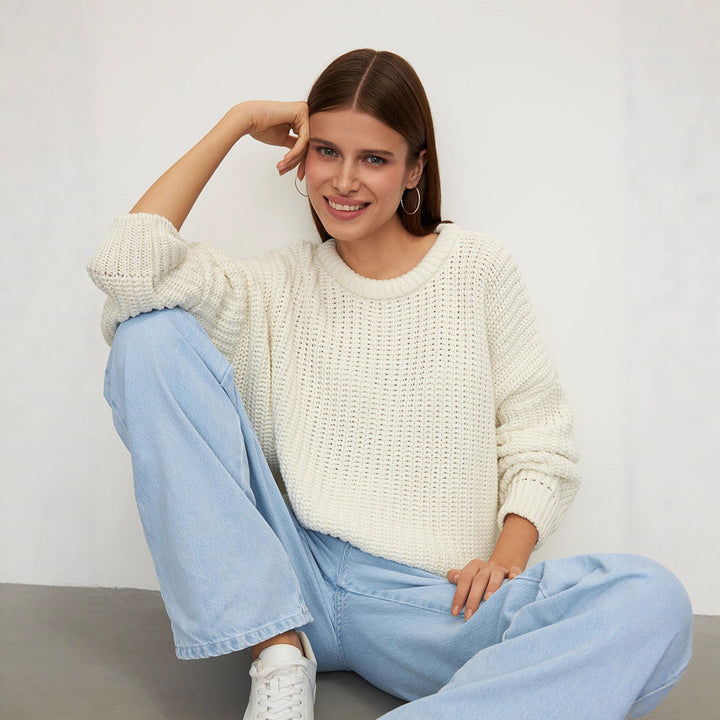 Casual knit sweater for women with a loose fit Lune London