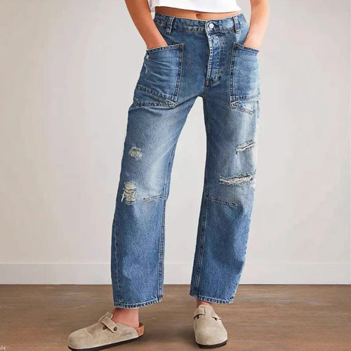 Trendy Mom jeans for women with distressed details and a low cut Lune London