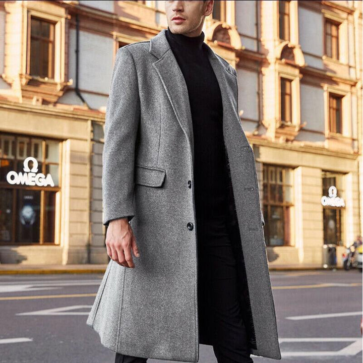 Elegant wool coat for men with a classic design featuring a deep lapel Lune London