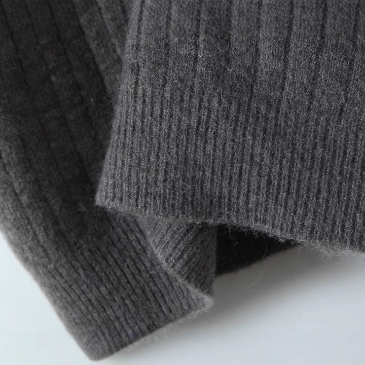 Robe à capuche en tricot pour femmes avec capuche et motif en relief Chic & Stil