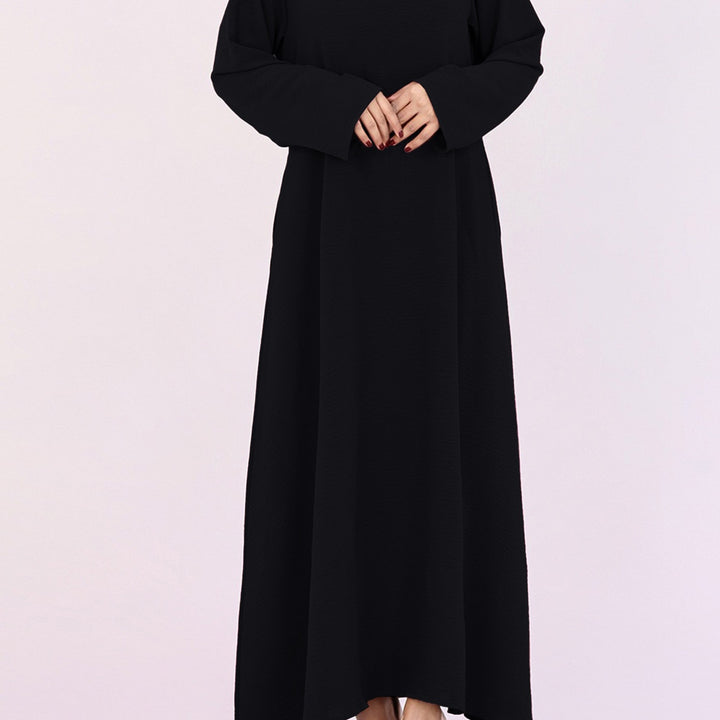Maxi dress for women with an elegant cut and wide play Lune London