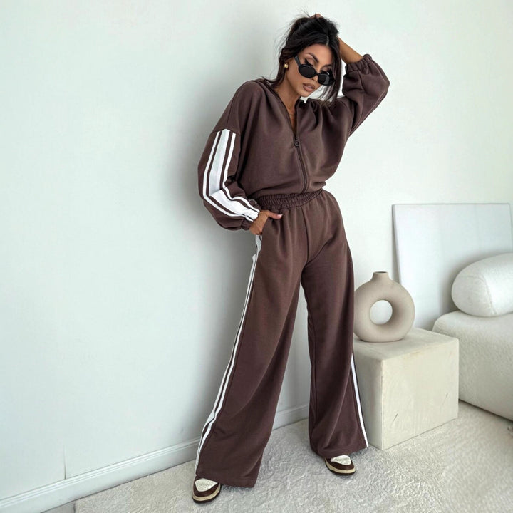 Women’s sports set with voluminous sleeves and zipper Lune London