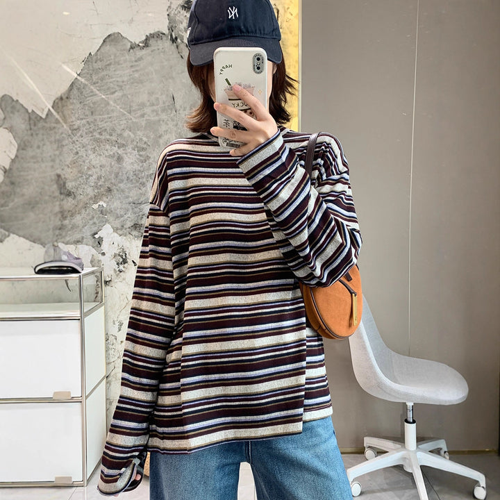 Women's casual long-sleeve shirt with modern striped pattern Chic & Stil