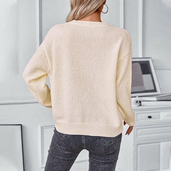 Knit sweater for women with modern V-neck and twist design Lune London