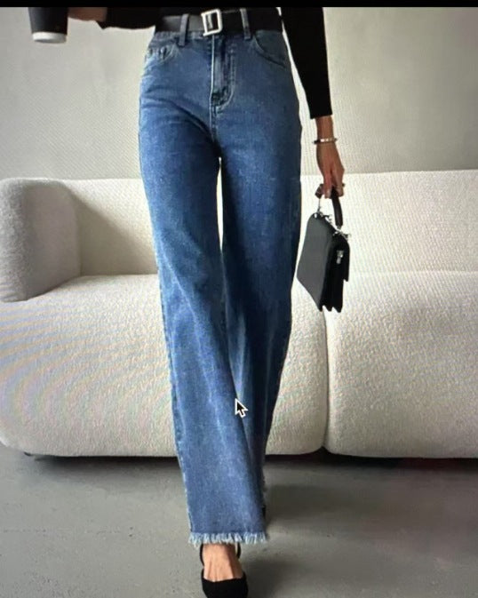 High-waisted wide-leg jeans for women with a vintage style and an authentic worn look Lune London