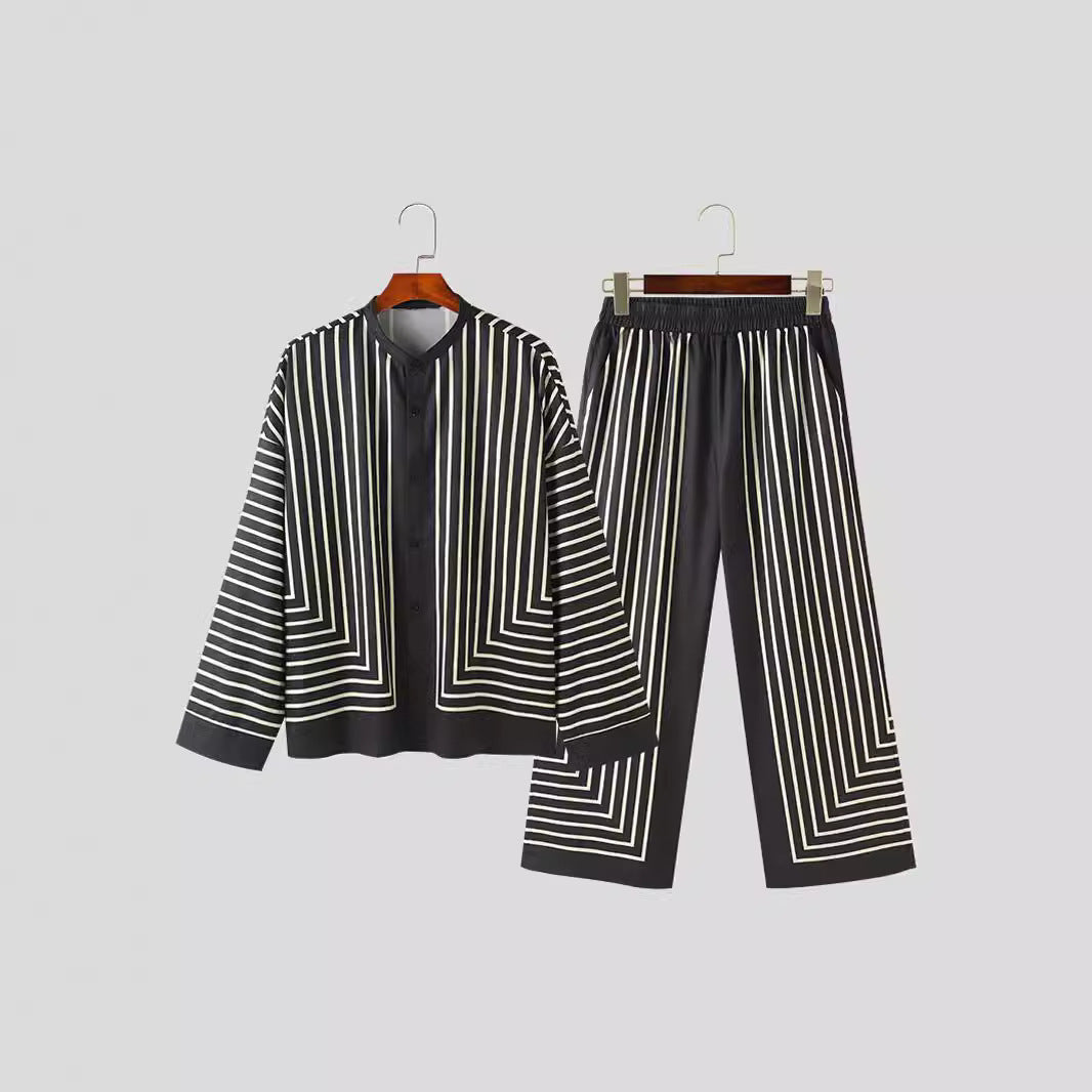 Modern leisure set for women with geometric pattern Lune London