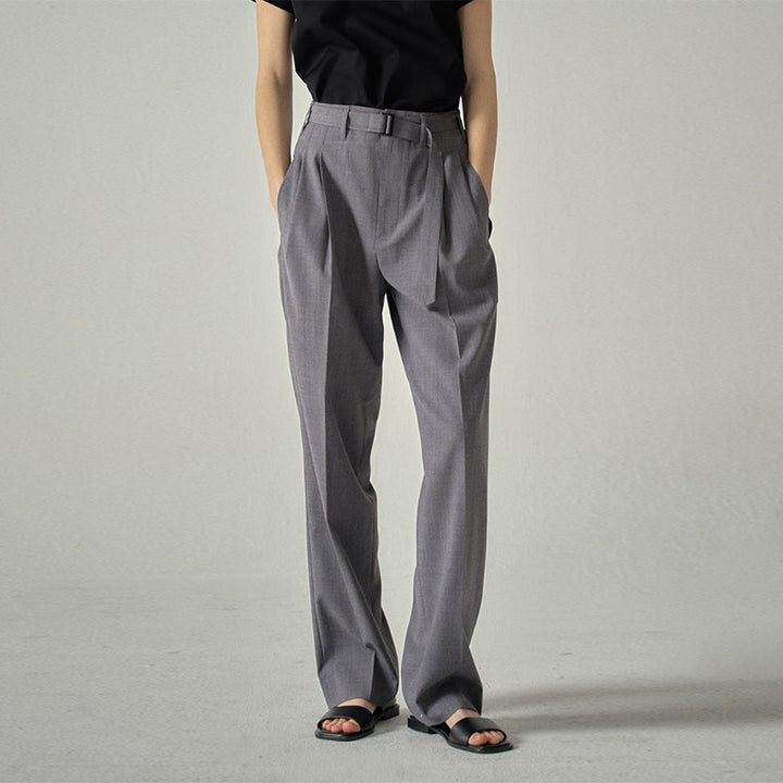 Elegant and widely cut women's suit pants with open side pockets Lune London