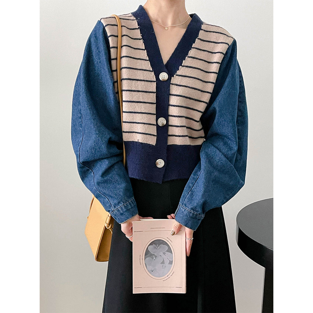 Fashionable knit jacket for women with a modern striped design and raglan sleeves Lune London