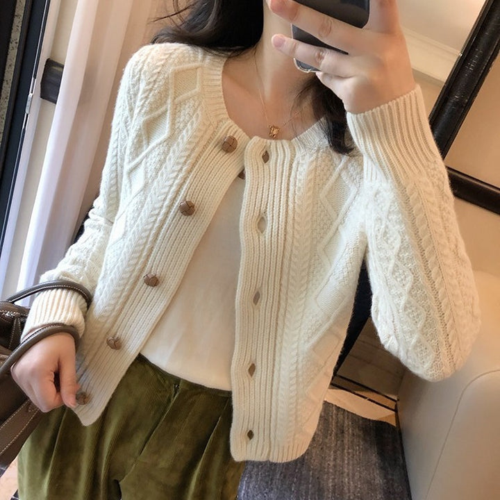 Cardigan femme avec motif en câble texturé et boutons en bois Chic & Stil
