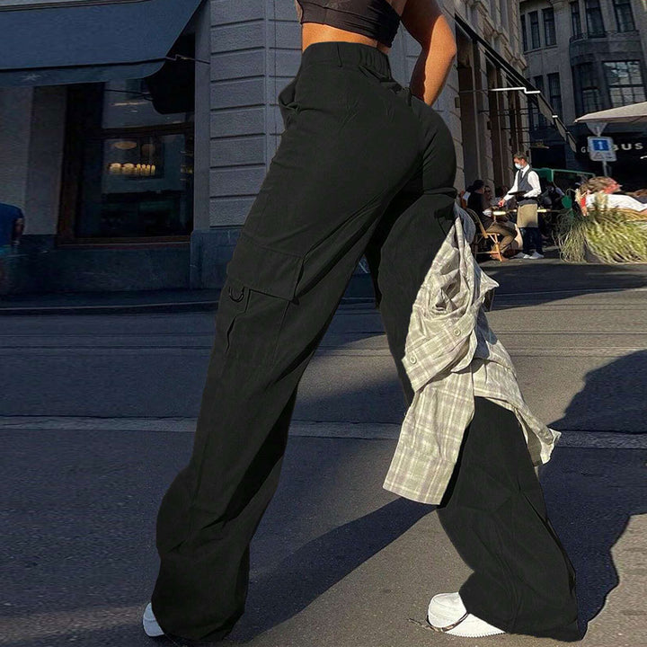Pantalon cargo femme à coupe large et poches fonctionnelles Chic & Stil