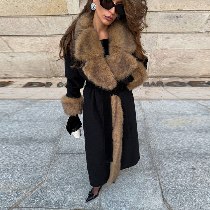 Manteau en peluche élégant pour femmes avec ceinture et col tendance Chic & Stil