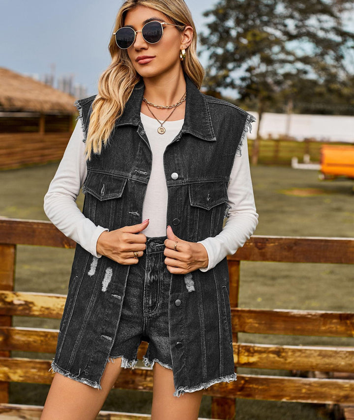 Denim jacket for women with a relaxed fit, fringes, and practical pockets Lune London