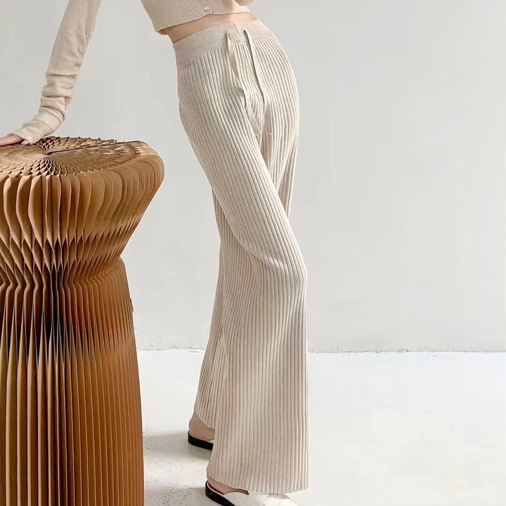 Lune London women's pleated high-waisted pants with elastic waistband