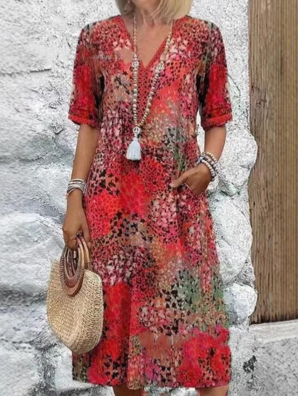 Fashion leisure dress for women with floral pattern and side pockets Lune London