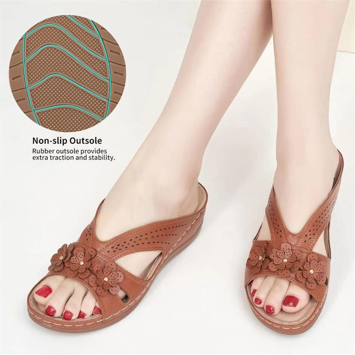 Lune London non-slip sandals decorated with flowers for women