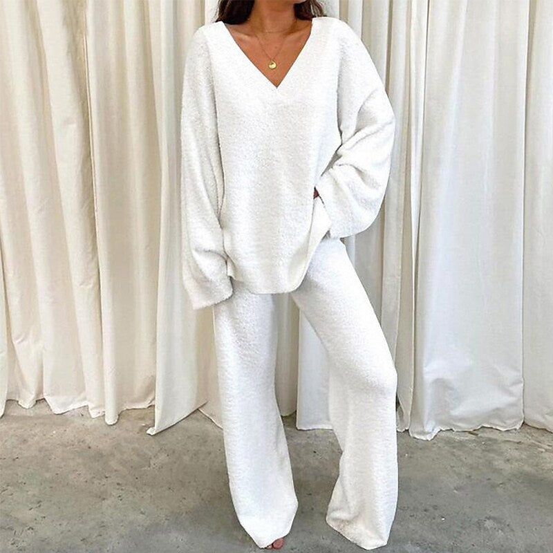Ladies comfortable V-neck knitted jumpsuit with wide leg Lune London