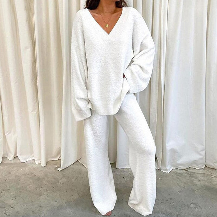 Ladies comfortable V-neck knitted jumpsuit with wide leg Lune London