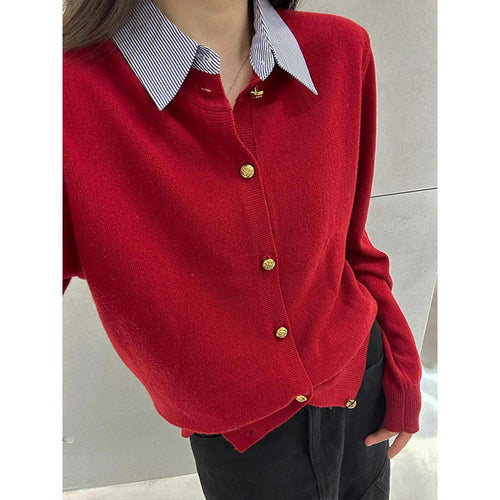 Cardigan luxueux pour femmes avec détails de boutons dorés Chic & Stil