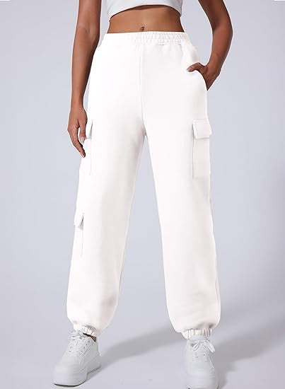 Cargo pants for ladies with elastic waist and practical side pockets Lune London