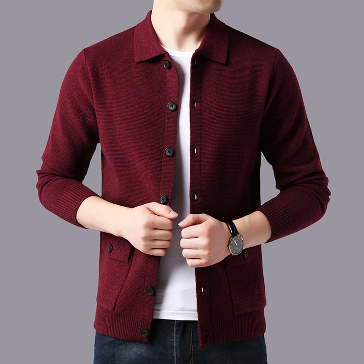 Casual cardigan for men with practical pockets and a button closure Lune London