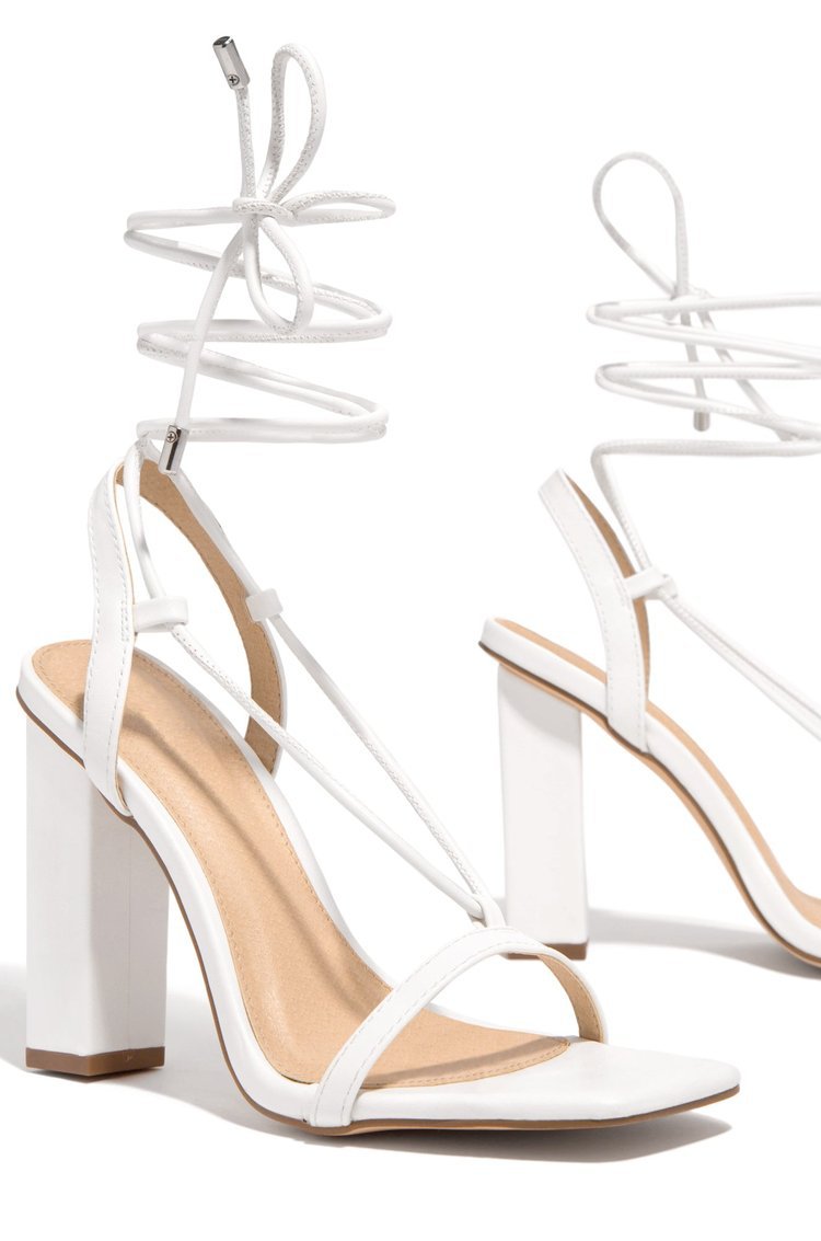 Women High Heels with Elegant Strap Design and Comfortable Block Heel Chic und Stil