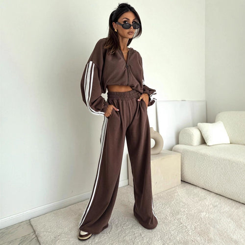 Women’s sports set with voluminous sleeves and zipper Lune London