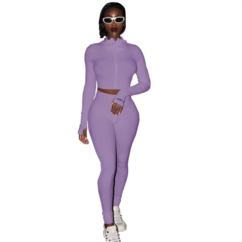 Ensemble ajusté sporty pour femmes avec col haut et détails en rib élégants Chic & Stil