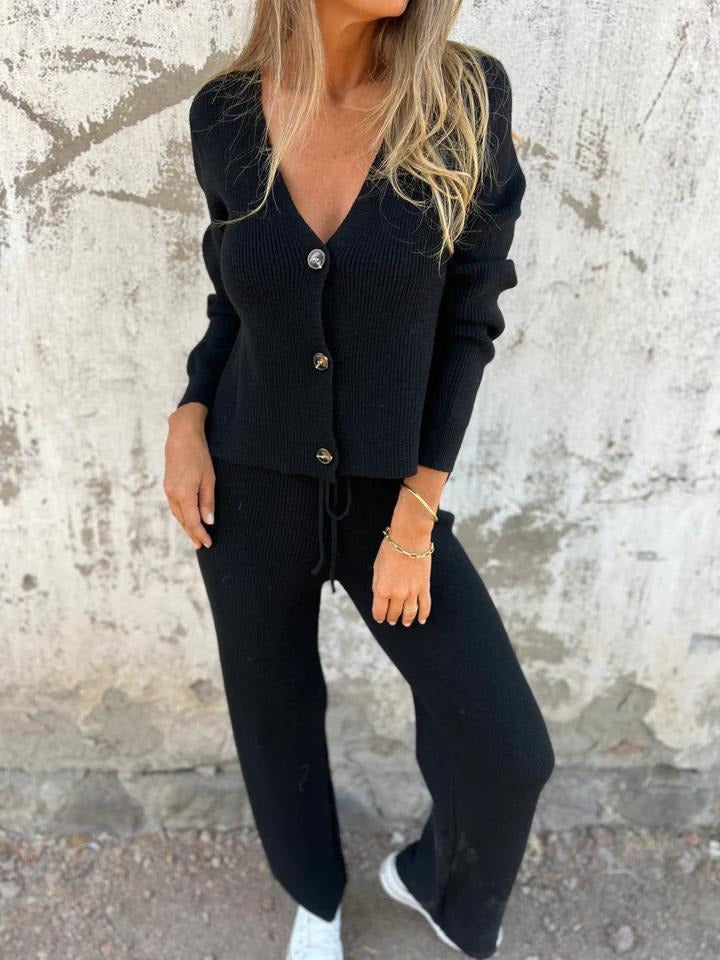 Women's knit loungewear set with button placket and wide neckline Lune London