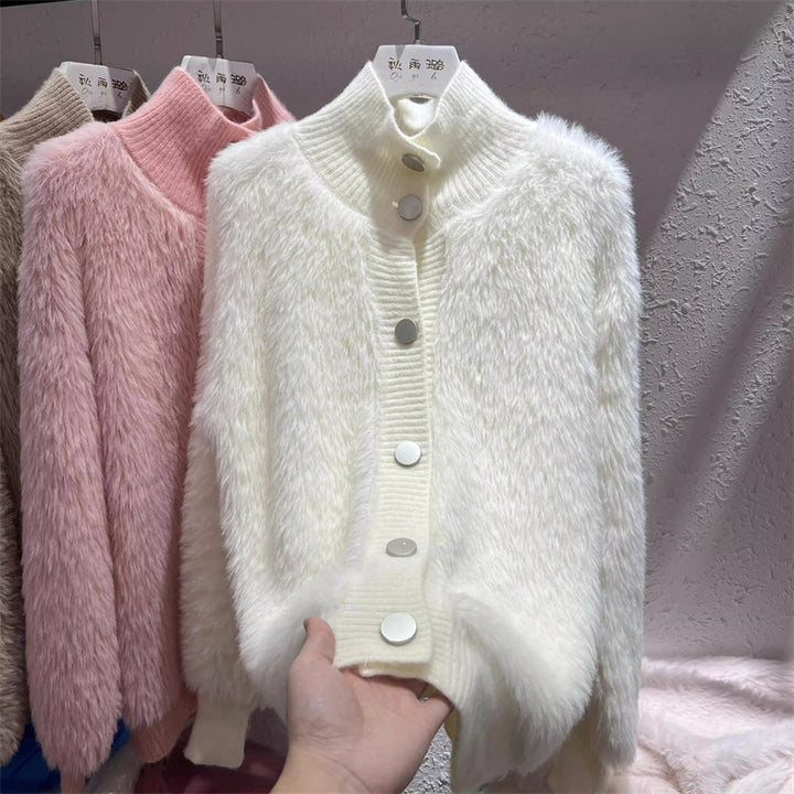Cardigan confortable pour femmes avec fermeture bouton et col montant Chic & Stil