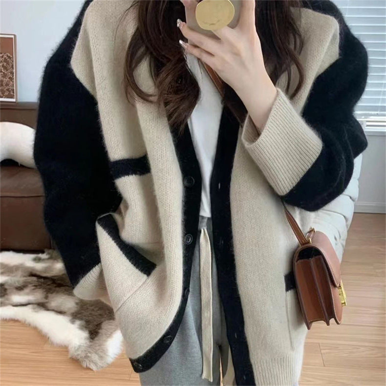 Knitted cardigan for women with decorative cut and practical pockets Lune London