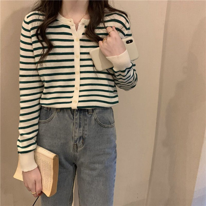 Pull en tricot à manches longues pour femmes avec fermeture à boutons Chic & Stil
