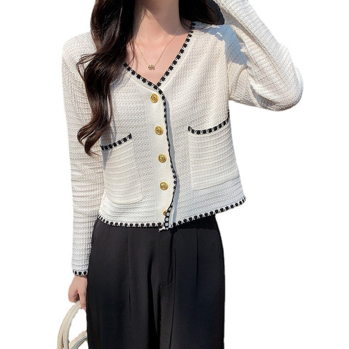 Ladies fashionable cotton cardigan with button details Chic & Stil
