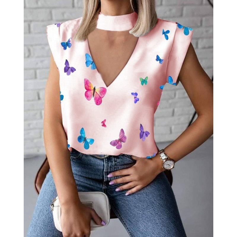 Top féminin avec décolleté en V profond et choker à la mode Chic & Stil