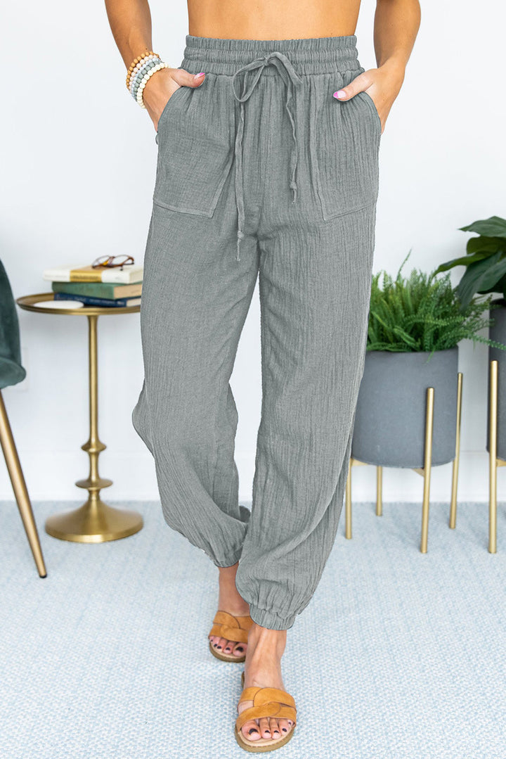 Casual women's pants with elastic waistband and practical pockets Lune London