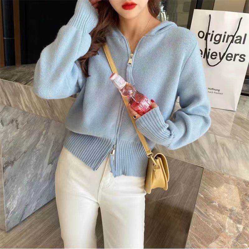 Cardigan pour femmes avec capuche moderne et fermeture éclair Chic & Stil