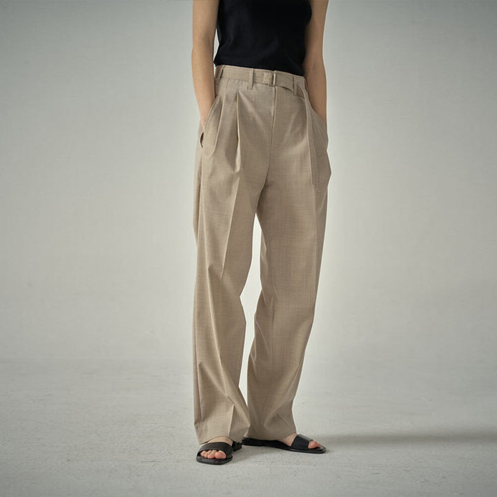 Elegant and widely cut women's suit pants with open side pockets Lune London
