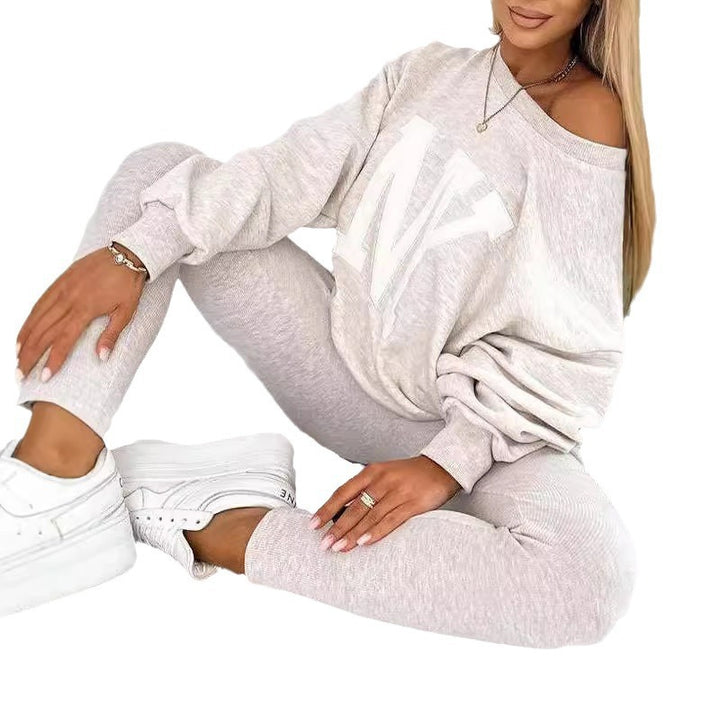 Oversized women's sweatshirt with large letters and matching leggings Lune London