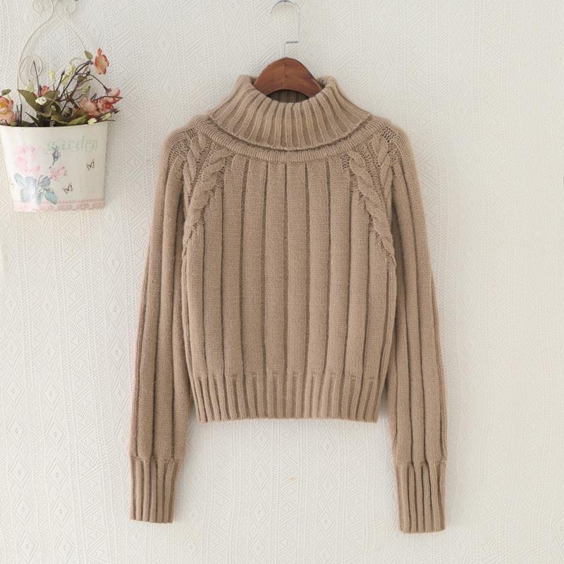 Knit sweater for women with high collar and ribbed structure Lune London