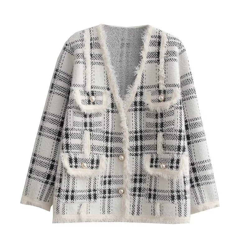 Long women's jacket with plaid patterns and elegant button details Lune London