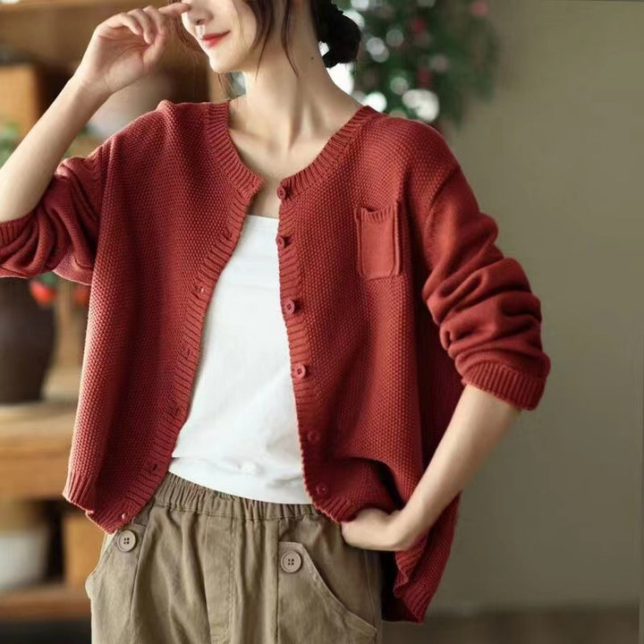 Cardigan en tricot léger pour femmes avec fermeture à boutons et poches pratiques Chic & Stil