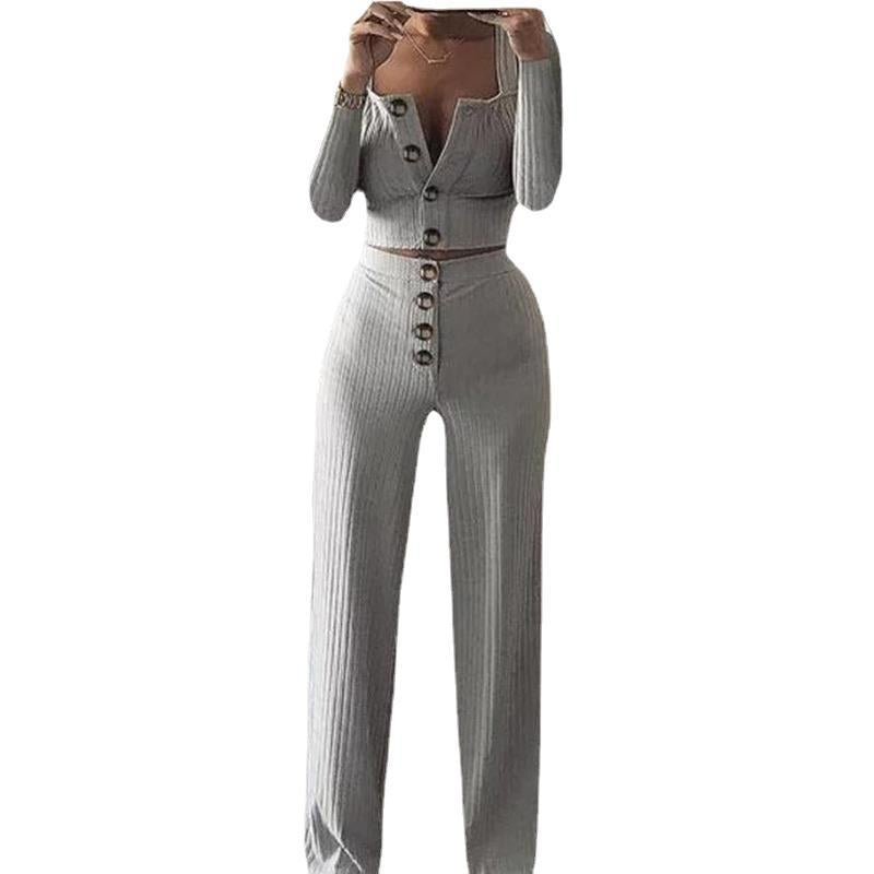 Knitted set for women with button placket and loose fit Chic und Stil