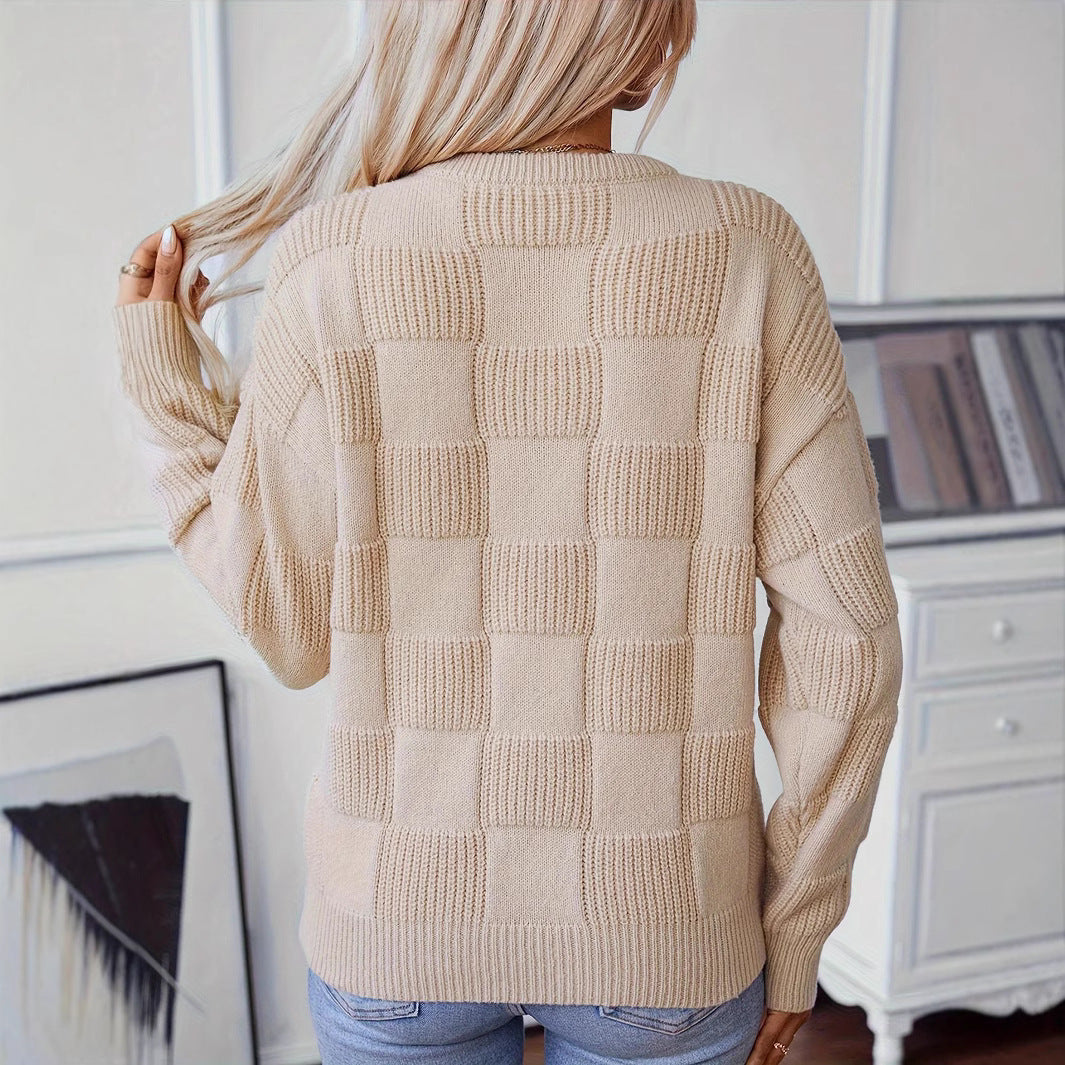 Women's sweater with a modern square design Lune London