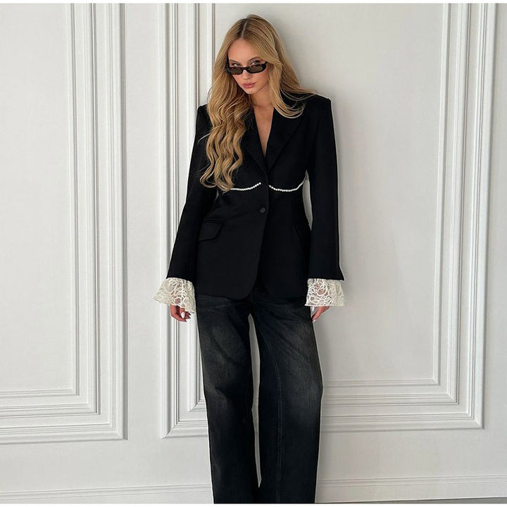 Elegant blazer jacket for women with a relaxed fit and remarkable sleeves Lune London