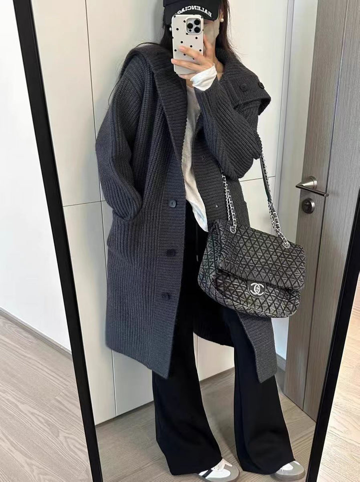 Women thick knit vest with voluminous cut and decorative buttons Lune London