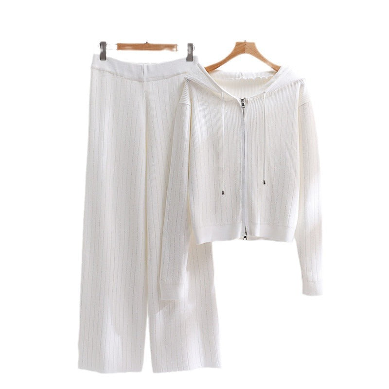 Lune London Women's loungewear set with high collar and zipper