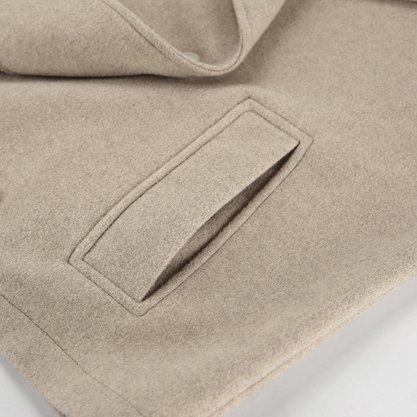 Oversized casual jacket for women with wide collar and button details Lune London