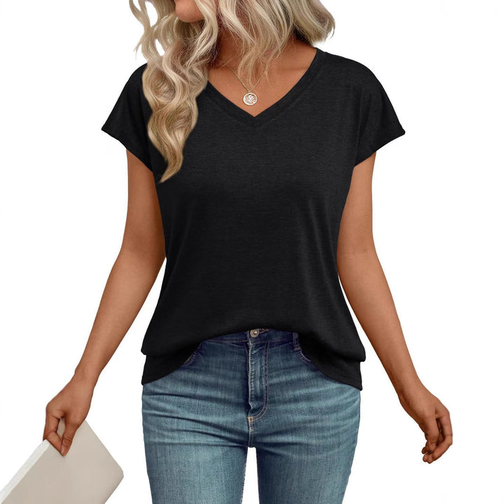 V-neck T-shirt for women with a relaxed fit and soft material Lune London