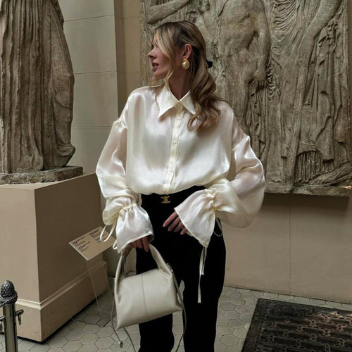 Elegant satin blouse for women, with voluminous sleeves and tying details Lune London